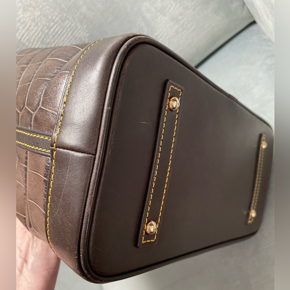 Doonie and Bourke croc logo lock hobo bag amazing condition 11” x 5” x 12” Brown - Picture 10 of 17